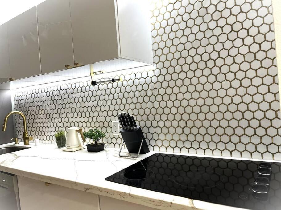Huge Patio Washerdryer 1 Bedroom Banyan Free Parking 5 Min To Beach Honolulu Extérieur photo