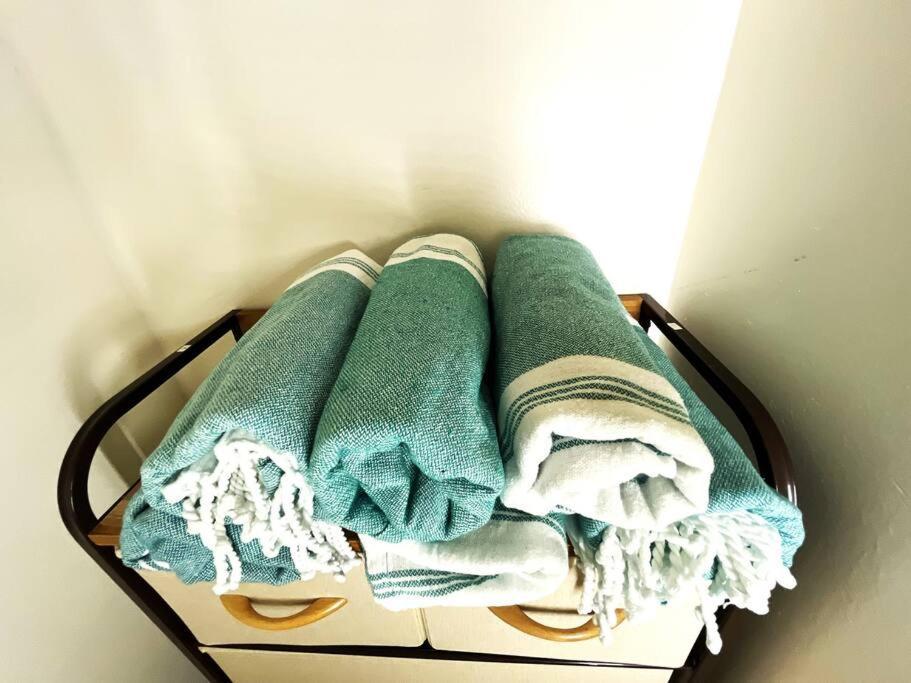 Huge Patio Washerdryer 1 Bedroom Banyan Free Parking 5 Min To Beach Honolulu Extérieur photo